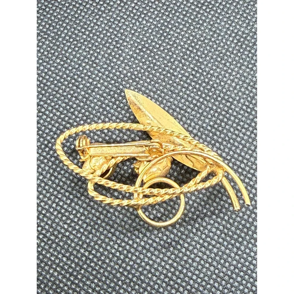 Vintage Gold Tone Tulip Floral Brooch Textured Leaf Rope Frame Pin